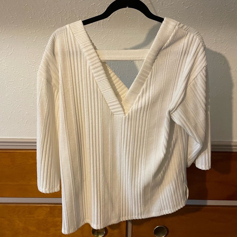 Luxology 3/4 sleeve light sweater blouse